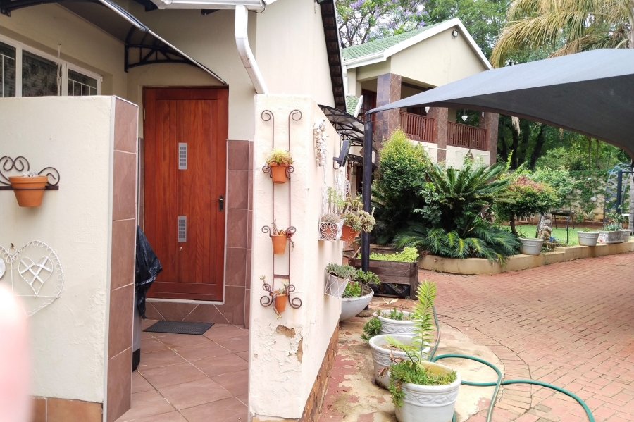 5 Bedroom Property for Sale in Meerhof North West